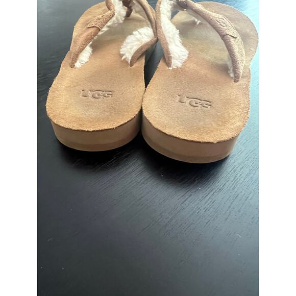 Ugh Flip Flops - Picture 4 of 4
